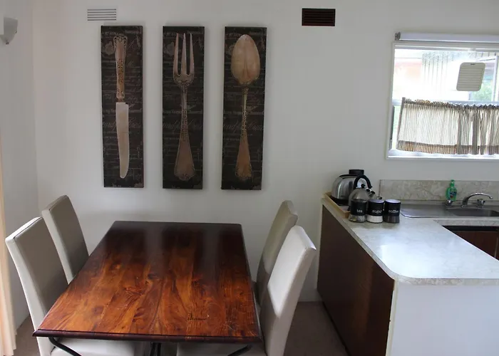 Nathan\'S Place